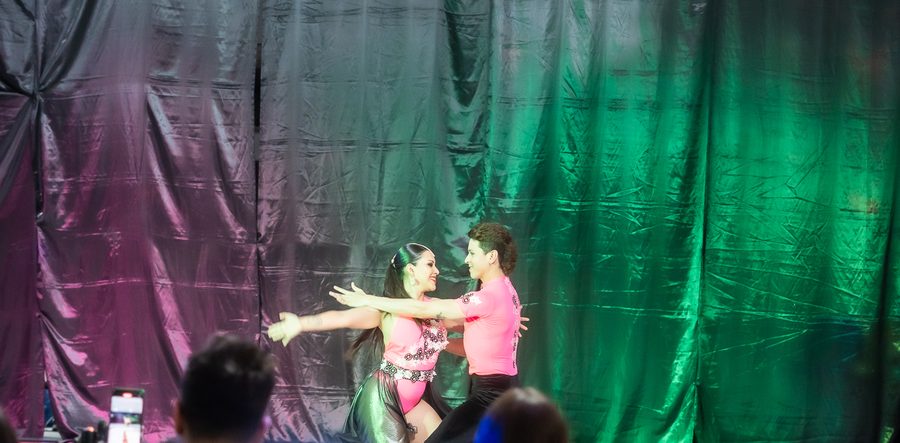 Pareja de bachata en The Summit Salta